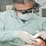 Impianto dentale: ecco le malattie che ne possono derivare